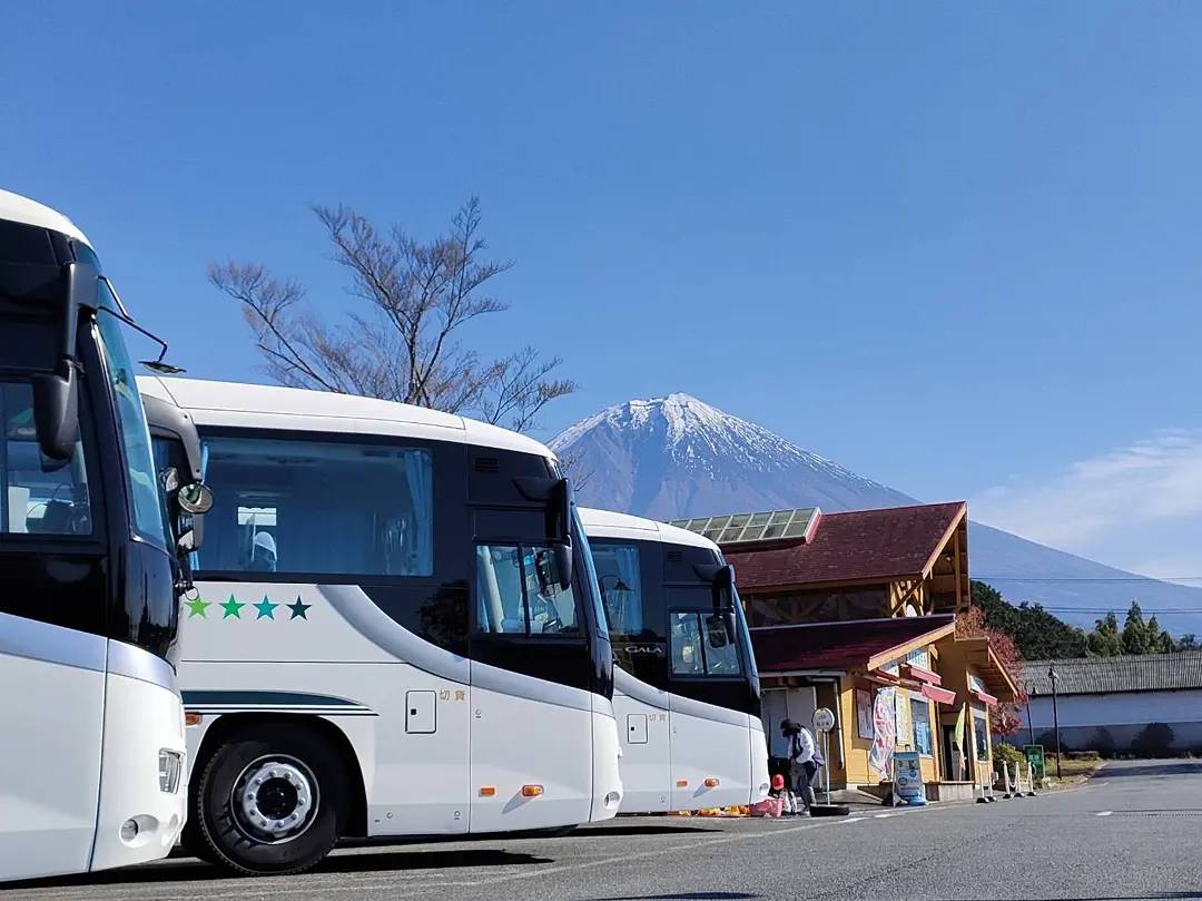 富士山の美しい景色を背に、あなたの運転技術を新たなステージへ！